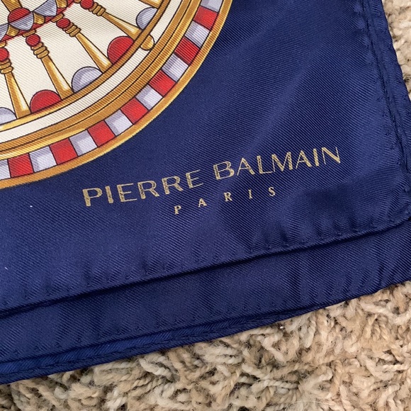Pierre Balmain Scarf - Picture 4 of 5